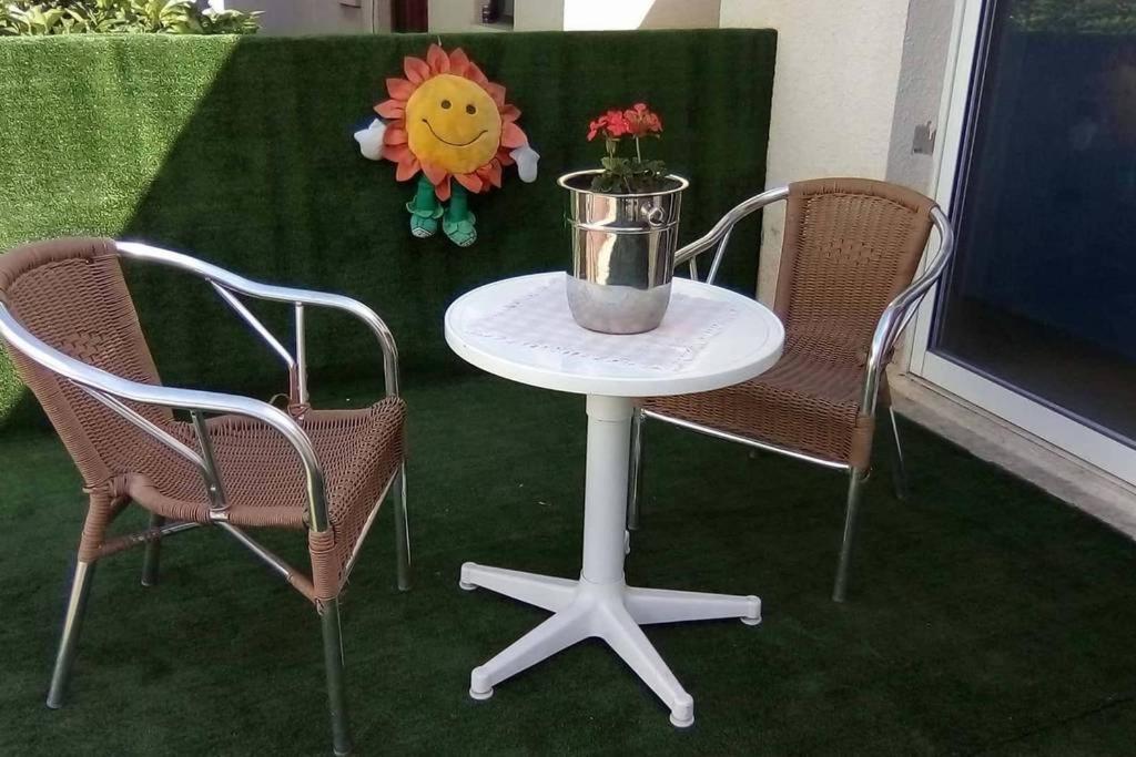 Paphos Inn Екстер'єр фото